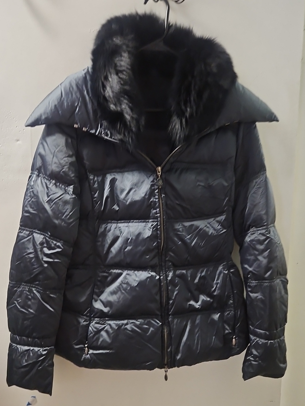 Women's Black Puffer Jacket with Faux Fur Trim